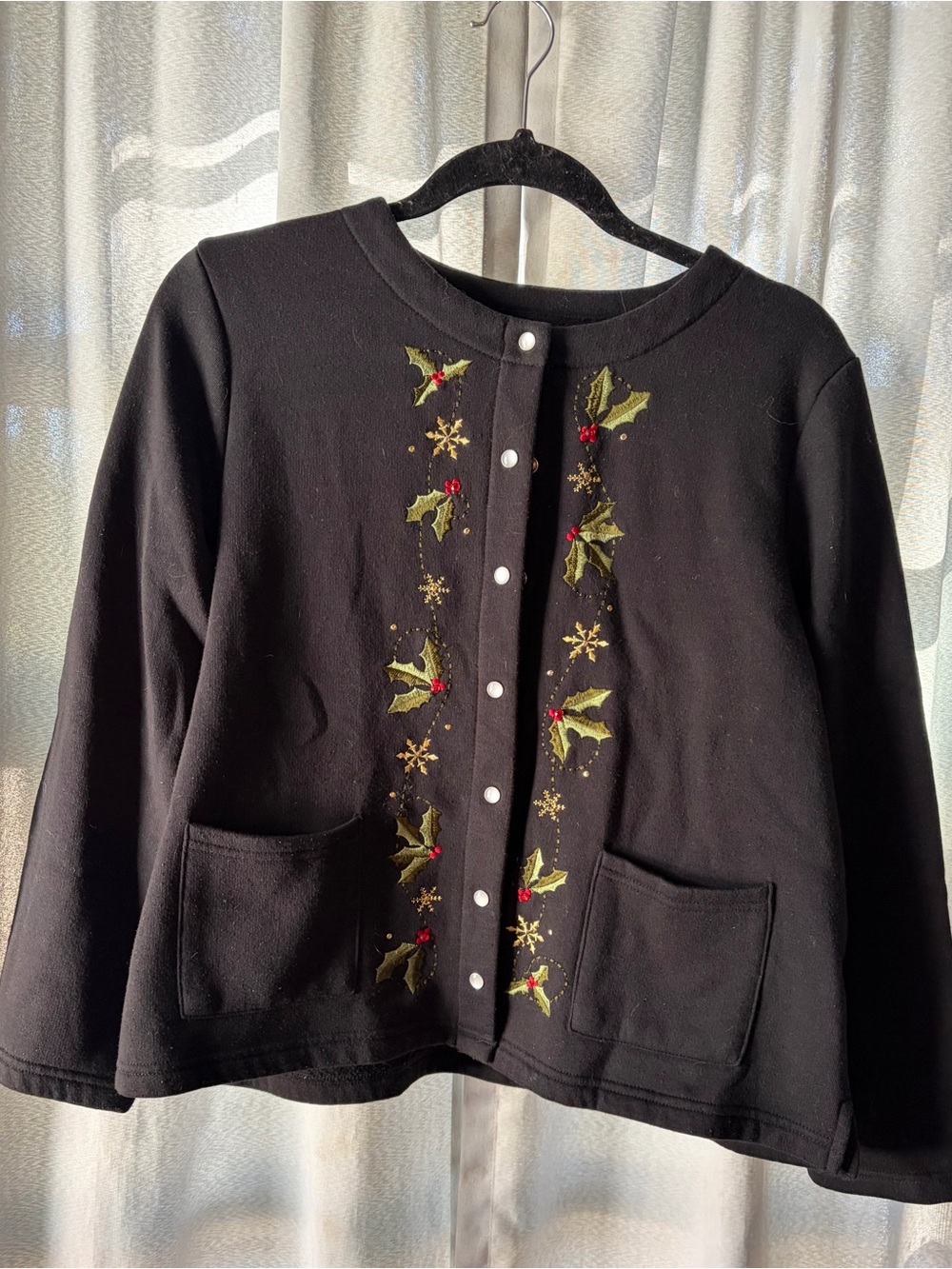 breckenridge Black Holiday Embroidered Cardigan with Holly berry Accents. SZ PL